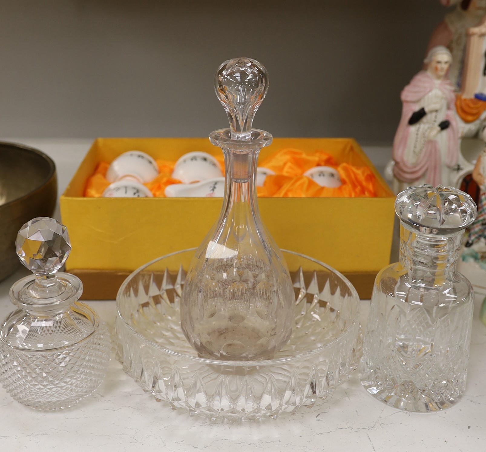 A Chinese boxed teaset and a group of glass
